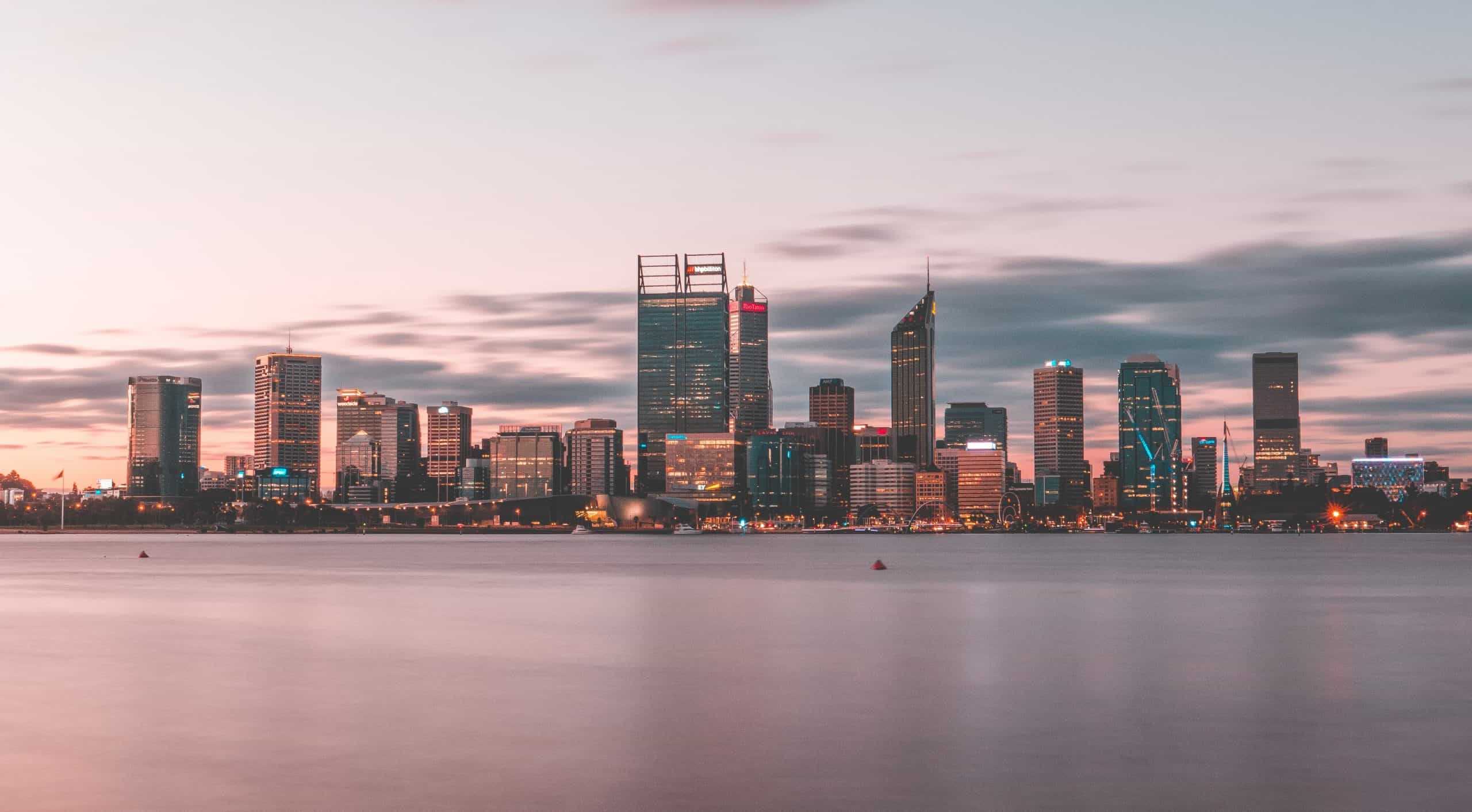 Open water zwemmer Lars Bottelier maakt een reis naar Australië. Om mee te trainen met een topclub, zichzelf te ontwikkelen en om uiteindelijk voor de Olympische Spelen van Parijs te kwalificeren. Dit is blog 1 in de blogreeks van Australië 2020. Lars Bottelier is een zwemmer in open water die voor de 10 km en ultra marathons gaat.