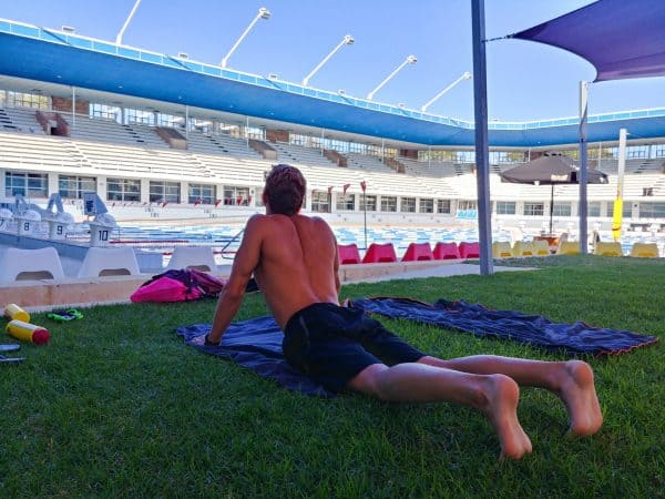 Open water zwemmer Lars Bottelier doet aan yoga, landtraining, mobiliteit traniing en stabiliteitstraining. 