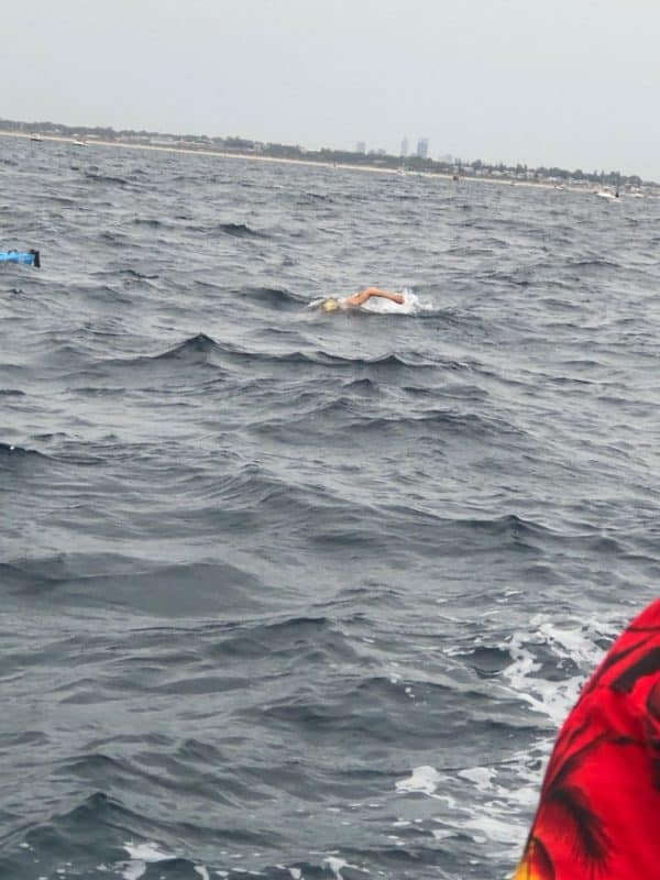 Openwaterzwemmer Lars Bottelier in actie tijdens de Rottnest Channel Swim 2020